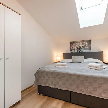 Apartment Alpenchalets - Zse202 By Interhome *